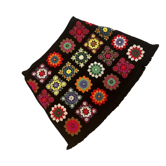 Judith March Festival Granny Square Crochet Mini Skirt - Picture 5 of 12